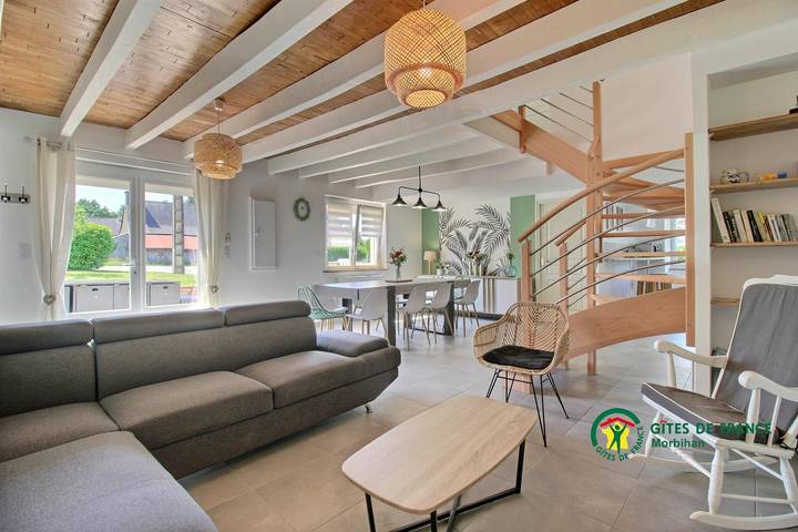 Gîte pour 10 personnes, avec Terrasse et Jardin à Béganne