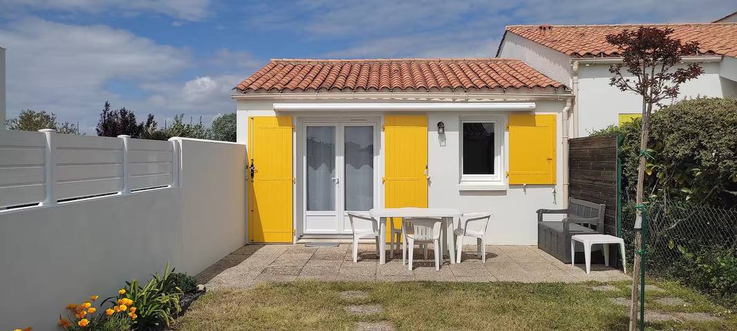 Haus mit eingezäuntem, nach Süden ausgerichtetem Garten in La Tranche-sur-Mer, Vendée