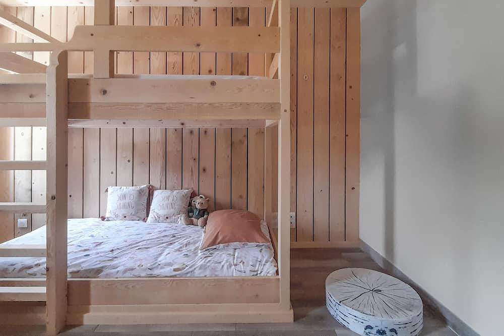 Appartement entier, 1 bedroom pet friendly apartment in Bellaffaire in Bellaffaire, Région de Forcalquier