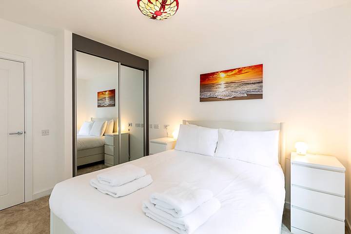 Entire apartment, Stratford Flat near Abba Arena in Newham, London