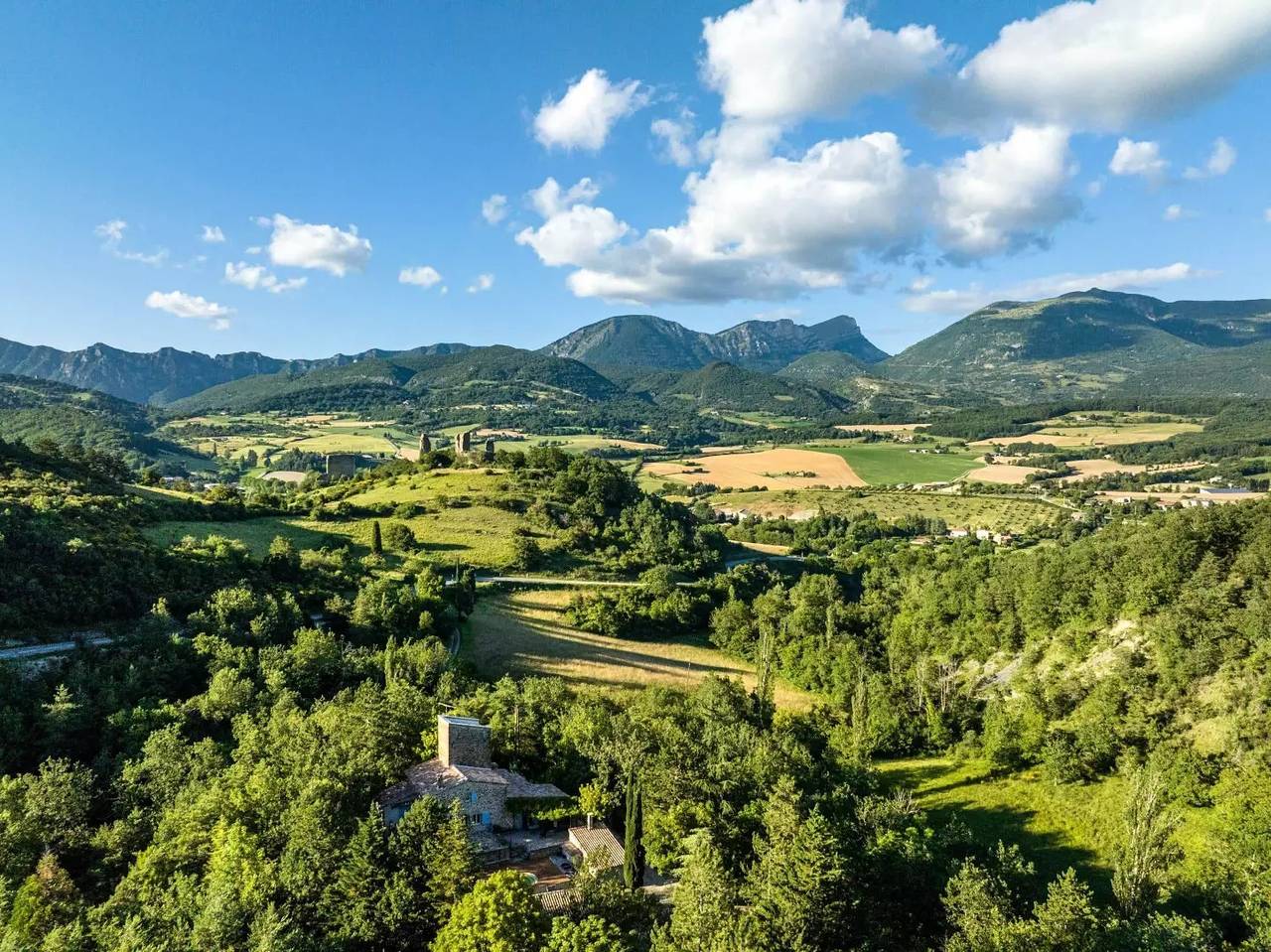 Cottage 3 Pièces 4 Personnes Climatisé + Tv *** in Bourdeaux, Région de Die