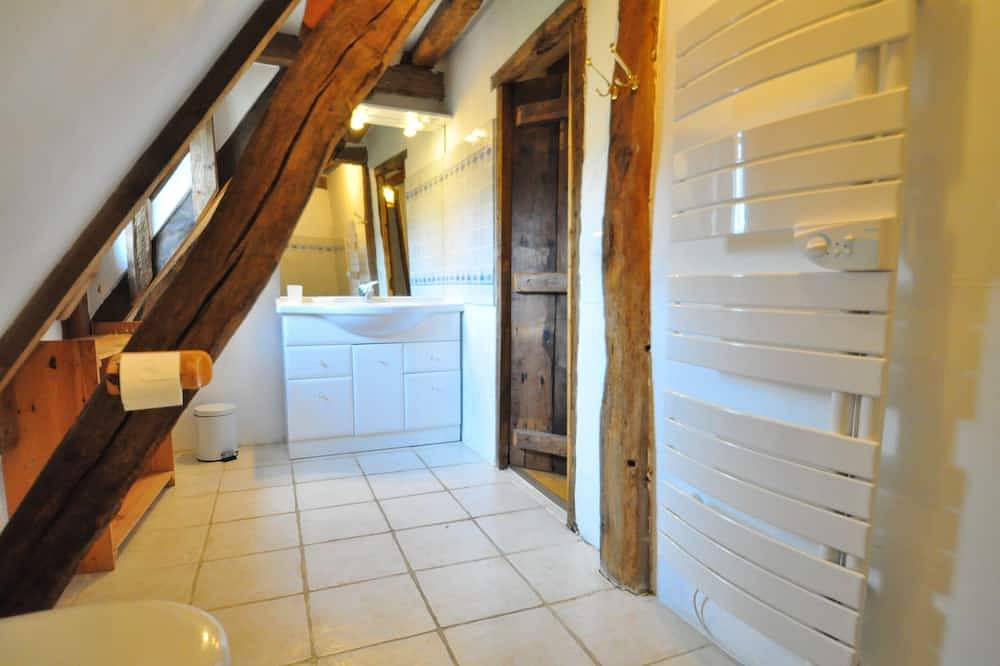 Charmant Manoir *** médiéval restauré, à 5 mn des commerces et 3 km de la  mer in Offranville, Région de Dieppe