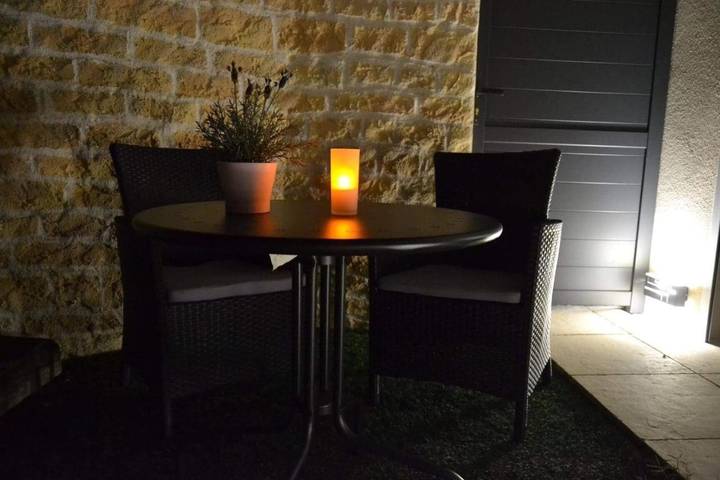 Location de vacances pour 2 personnes, avec vue et jardin ainsi que sauna et piscine à Beaumont-de-Pertuis - 3