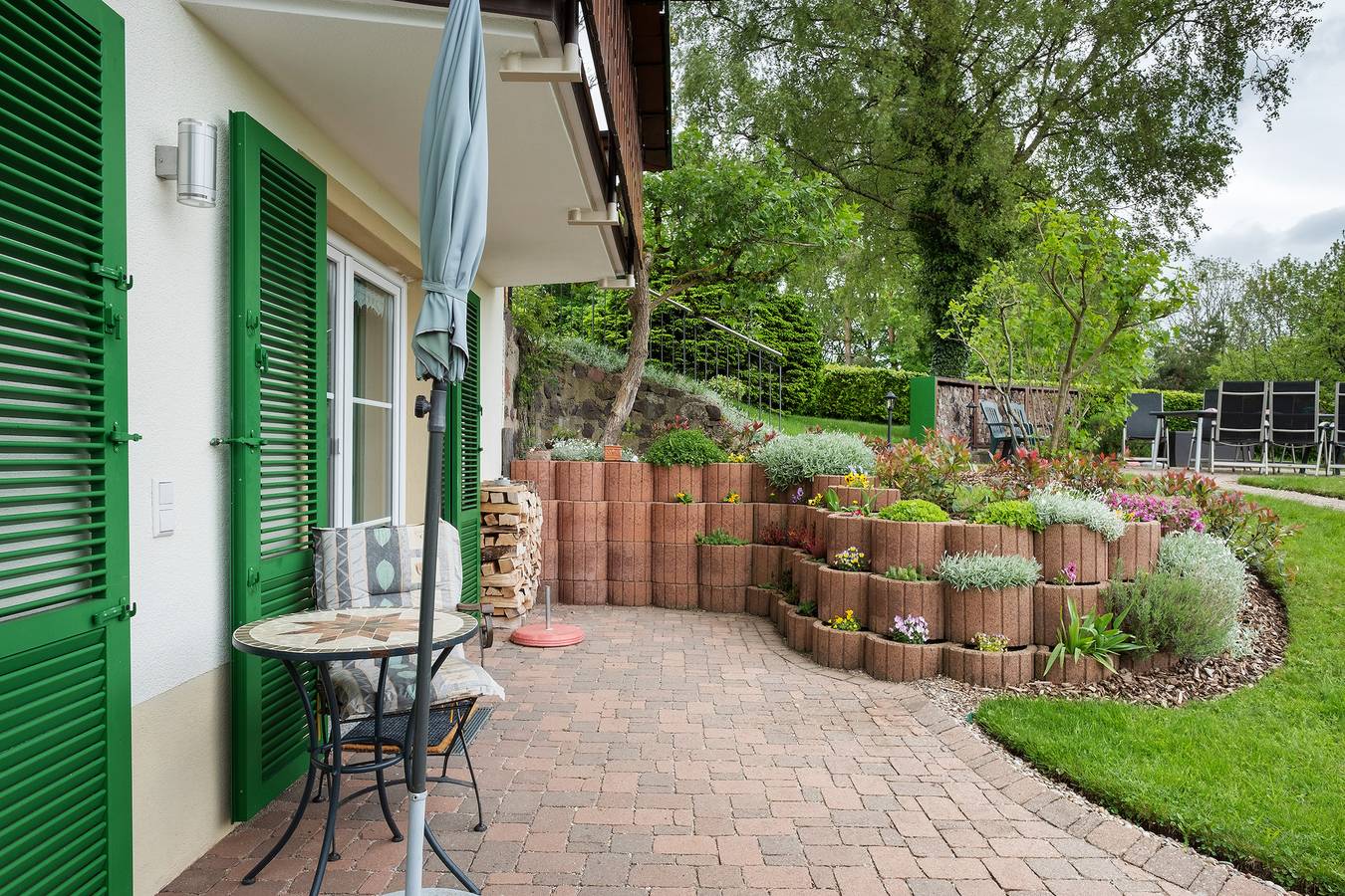 Ganze Wohnung, Ferienwohnung 'Gartenblick' mit Bergblick, privater Terrasse und Wi-Fi in Stegen, Südschwarzwald
