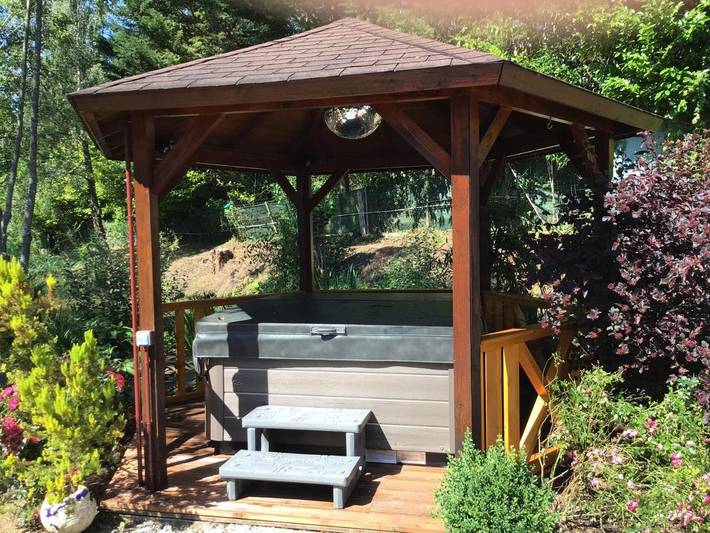 Gîte pour 6 personnes, avec Balcon et Jacuzzi ainsi que Terrasse et Jardin à Longny-au-Perche