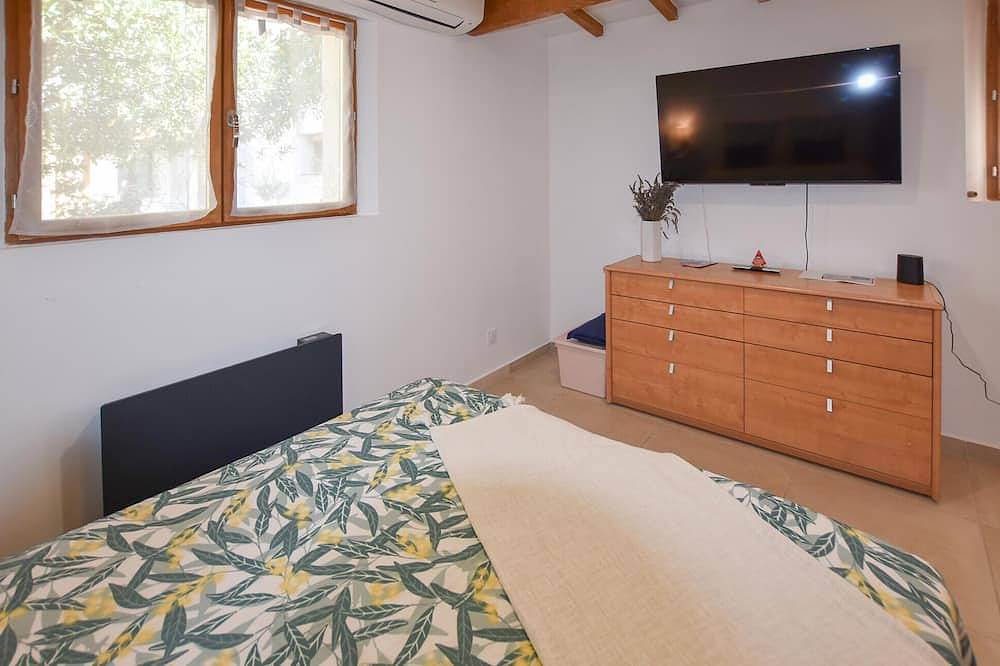 Nice home in Monteux with Wifi in Monteux, Vaucluse