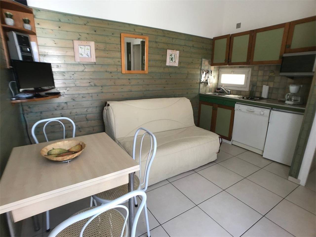 Apartamento entero, Apartamento T2 con Terraza, 4 Personas, a 150m de la Playa y Parking Privado in Port Leucate, Leucate