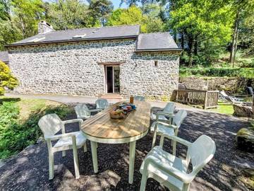Gîte pour 8 personnes, avec terrasse et jardin à Saint-Glen