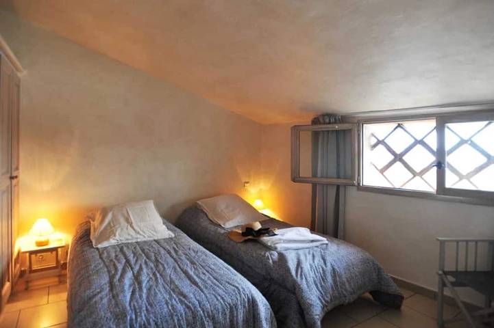 Gîte pour 4 personnes, avec balcon dans Plage de Saint Cyprien (Lecci) - 2