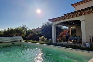 Cottage pour 10 personnes, avec jardin et terrasse à Paulhan (Hérault)