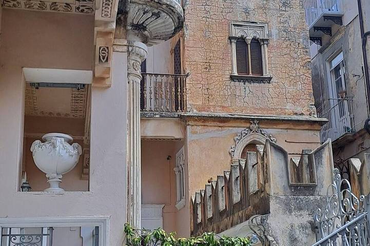 Rustico per 6 persone, con balcone in Calabria