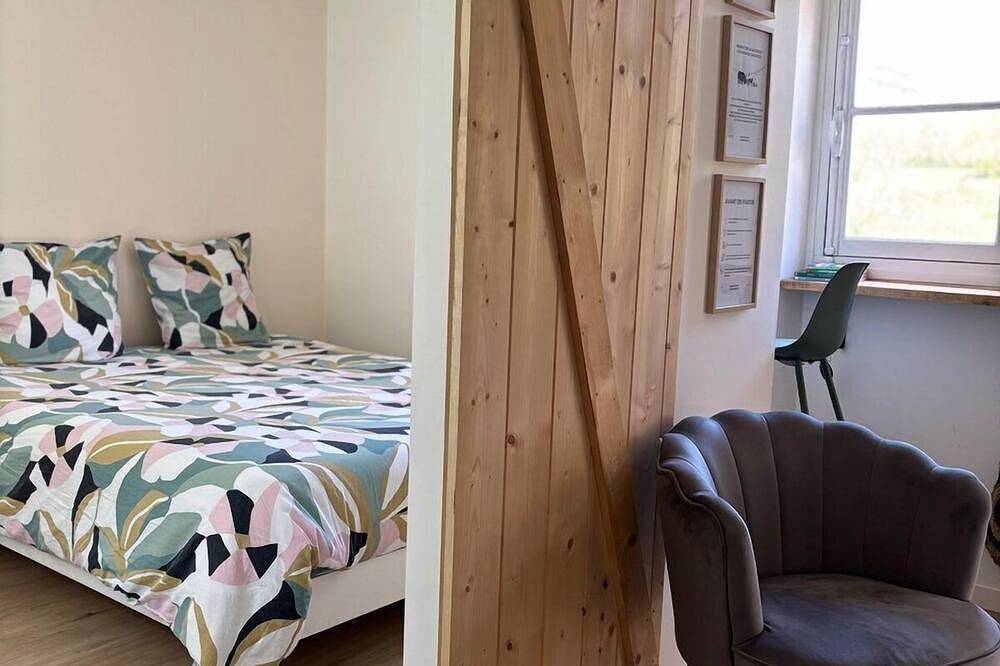 Chalet and pond, exclusively for your private use. in Manzat, Regionaler Naturpark Volcans d'Auvergne