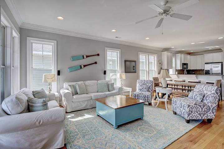 Vacation rental for 24 people, with balcony in Kure Beach