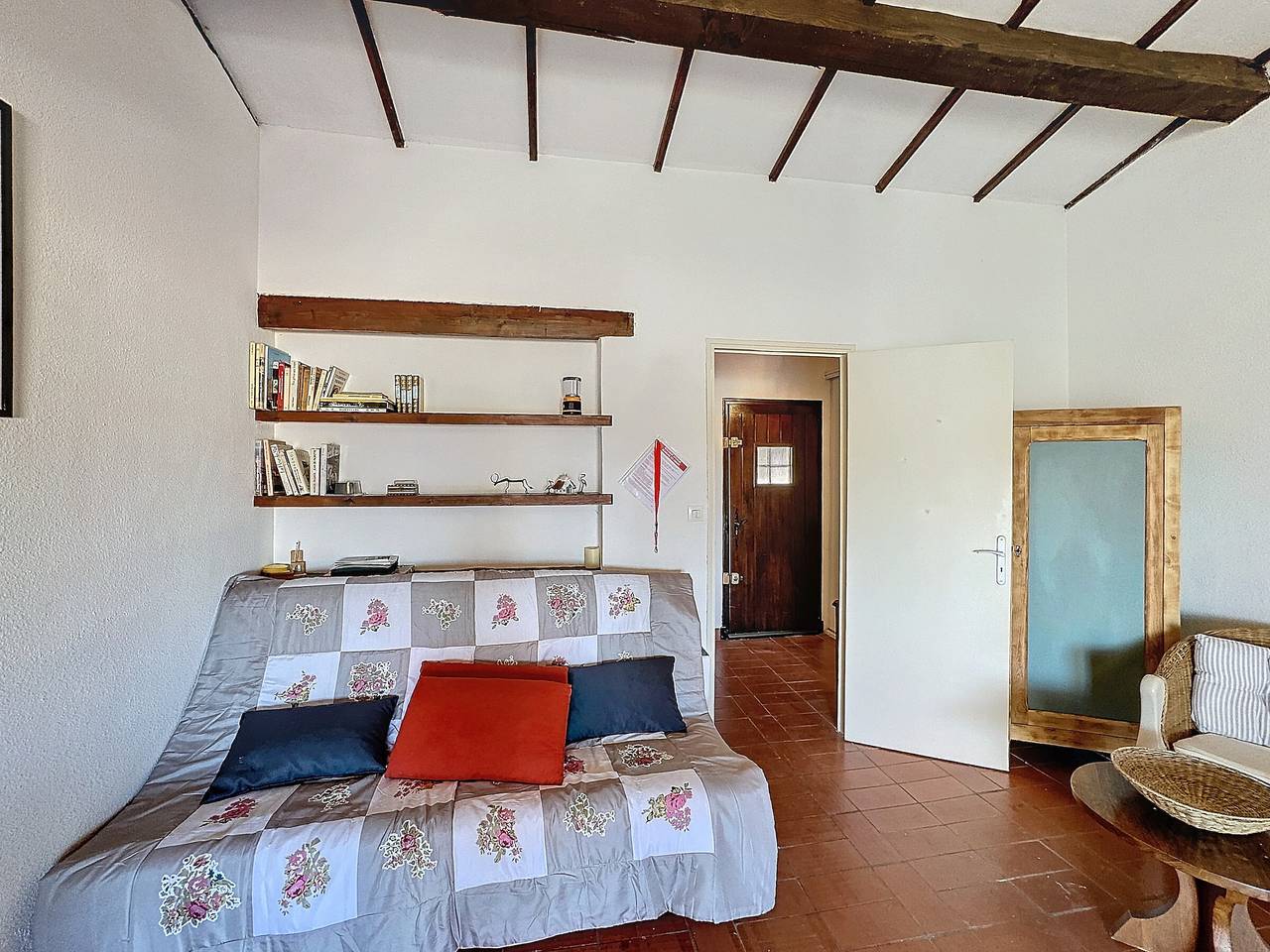 Ganzes Studio, Studio mit Balkon und Parkplatz, in Strandnähe in Saintes-Maries-de-la-Mer, Arles und Umgebung