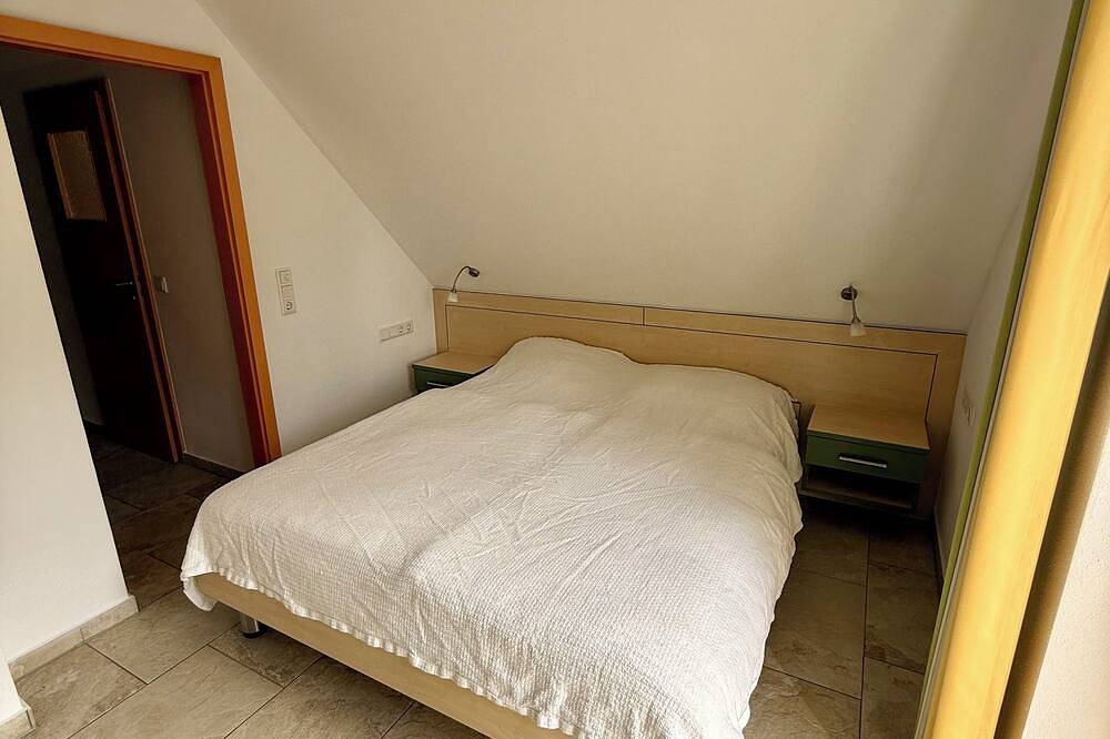 Wohlfühlzeit grünes Häuschen mit Sauna, 5 * am See in Garden (Lohmen), Lohmen