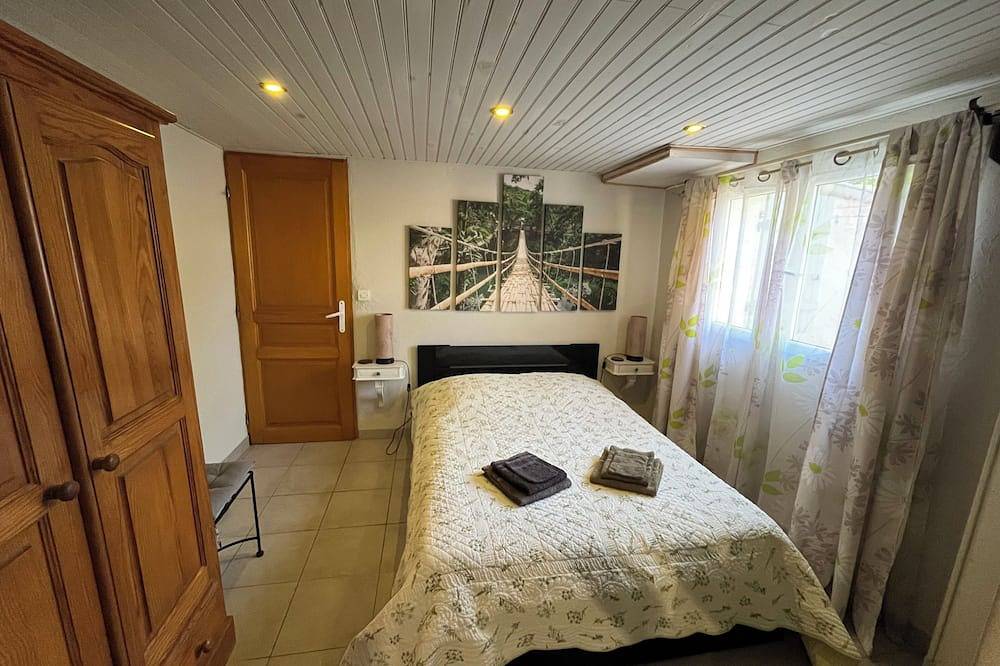 Fully Equipped Villa With Swimming Pool For 8 People Garden Barbecue Bowling Green in Bagnols-sur-Cèze, Nimes und Umgebung