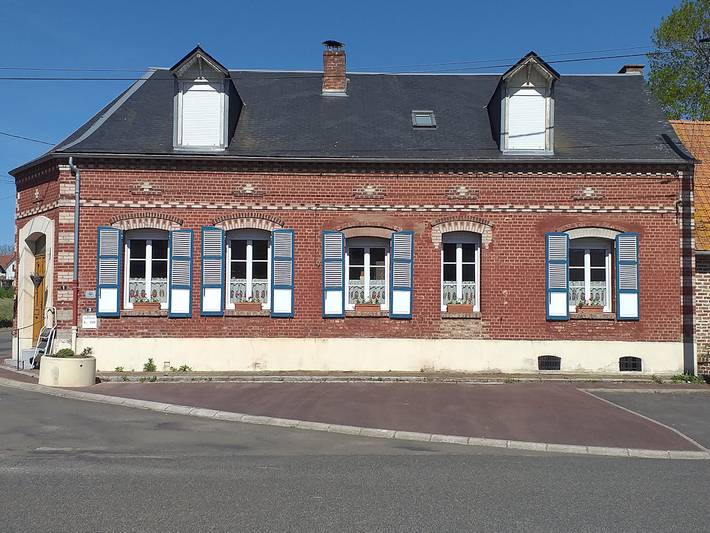 Chambre d’hôte pour 6 personnes, avec Jardin à Incheville