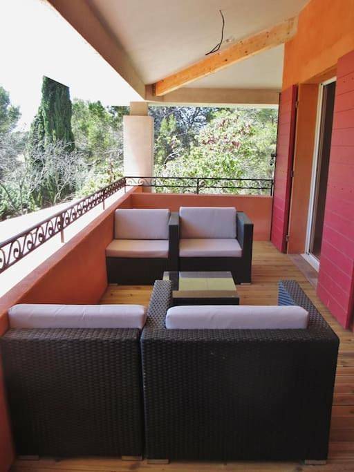Appartement entier, Appartement T3 dans propriété de 5000m2 avec piscine in Venelles, Région d'Aix-en-Provence