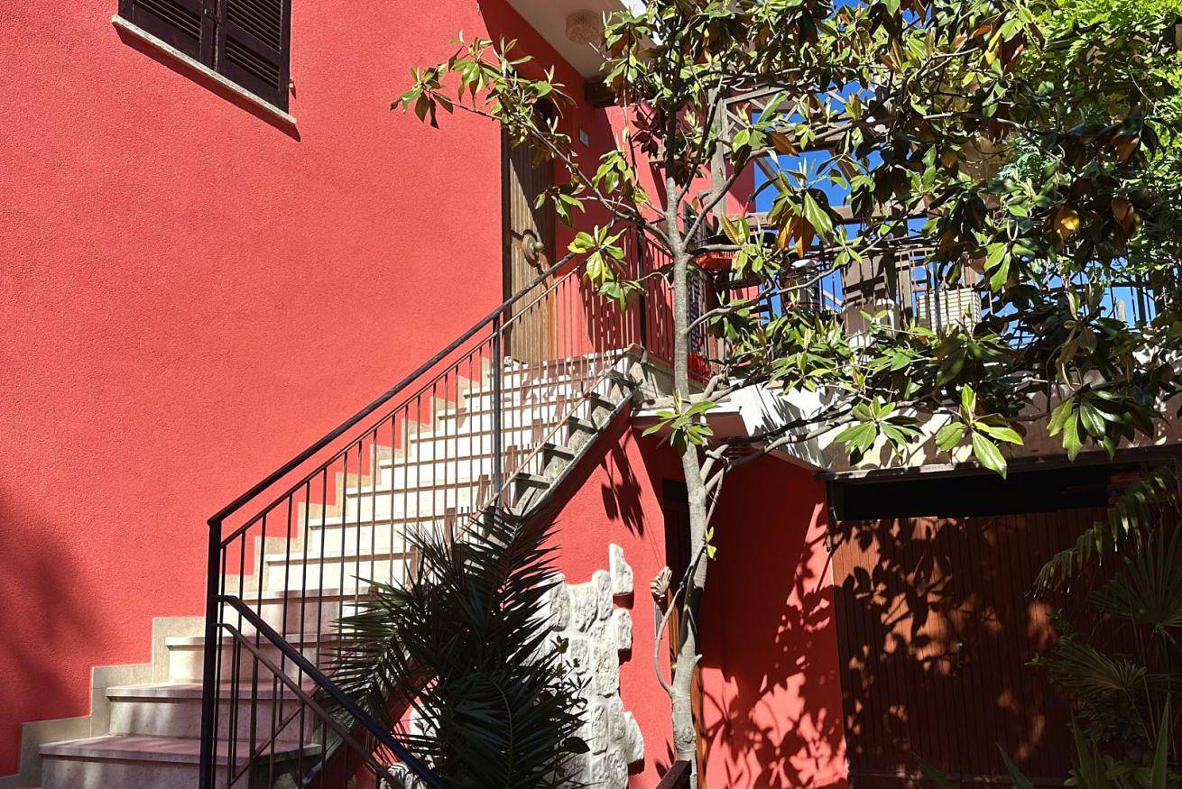 Apartamento entero, N279 - Numana, large four-room apartment with terrace in Sirolo, Riviera del Conero