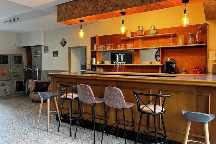 Location de vacances pour 15 personnes, avec jardin à Varzy