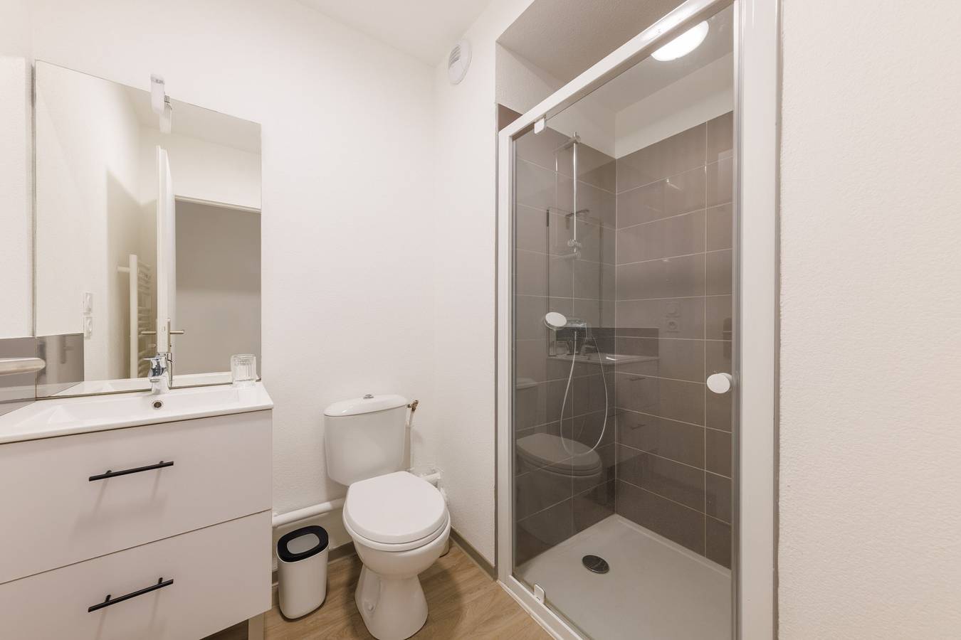 Ganzes Studio, 4 Le Loki - Tramway - Wifi in Clermont-Ferrand, Regionaler Naturpark Volcans d'Auvergne