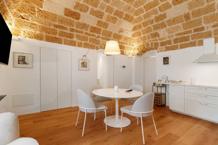 Entire apartment, Suite apartment with jacuzzi in Gioia del Colle, Bari Province