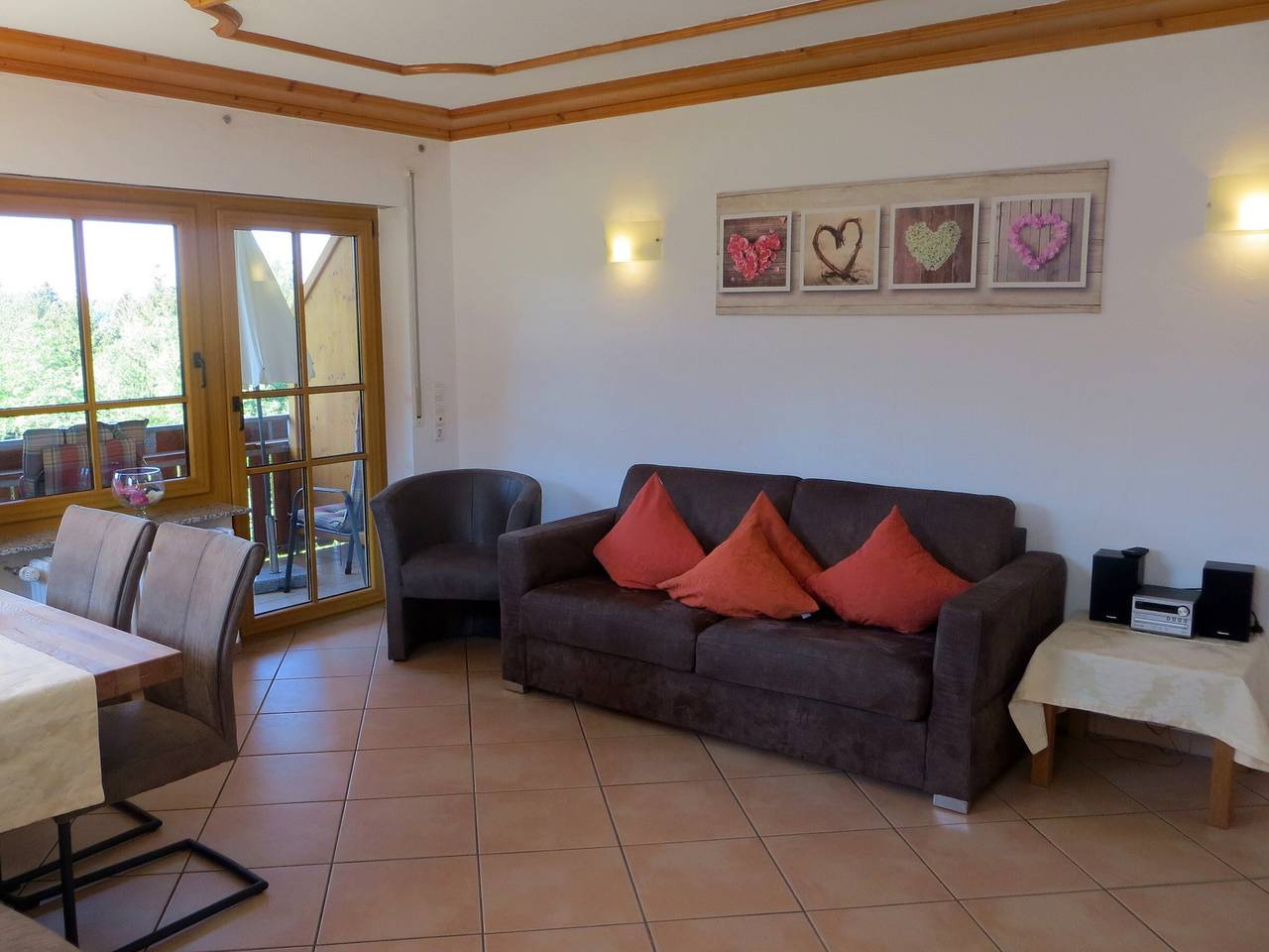 Ganze Wohnung, Ferienwohnung 'Herrschaftssitz' mit gemeinsamer Terrasse, gemeinsamem Garten und Wlan in Elzach, Mittlerer Schwarzwald