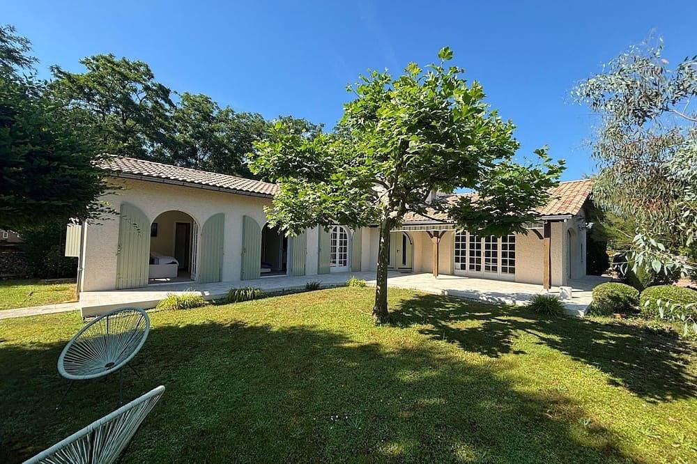 Villa bord de mer Andernos ! À 100m du bassin. Idéal pour les familles, calme. in Taussat, Lanton