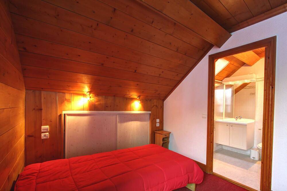 Chaleureux Chalet Savoyard Au Coeur Des 3 Vallees in Brides-les-Bains, Massif de la Vanoise
