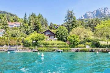 Villa pour 12 personnes, avec jardin et terrasse à Talloires