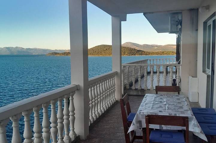 Ganze Wohnung, 2-Zimmer-Ferienwohnung am Strand Bucht Pjestata, Peljesac in Dubrovnik-Neretva