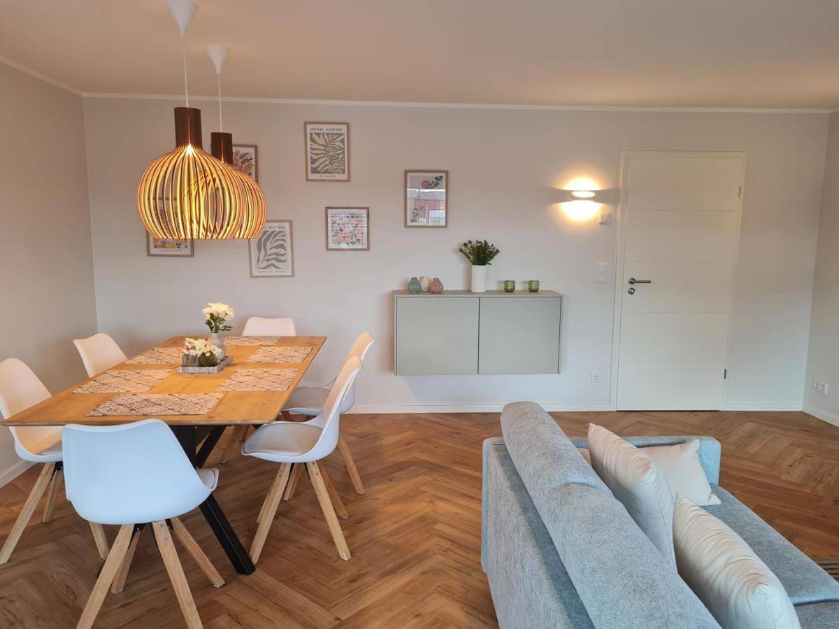 Wilde Brise 3 – Luxusbungalow in bester Lage in Norddeich in Strand Norddeich, Norddeich