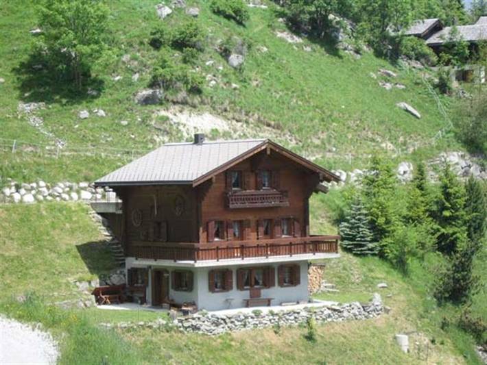 Gîte pour 6 personnes, avec terrasse et jardin, animaux acceptés dans Grimentz