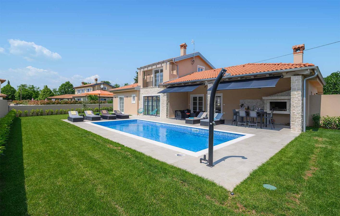 Reizende 2-Zimmer-Wohnung mit Pool und Terrasse, 2 km vom Stadtzentrum von Kanfanar entfernt in Maružini, Zentralistrien