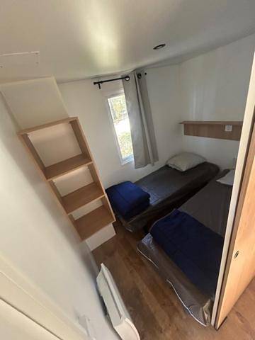 Parc de vacances pour 6 personnes, avec piscine et terrasse à Saints-Geosmes - 2