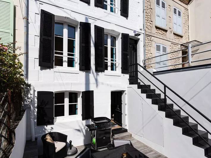 Location de vacances pour 6 personnes, avec terrasse dans Office De Tourisme De Trouville Sur Mer