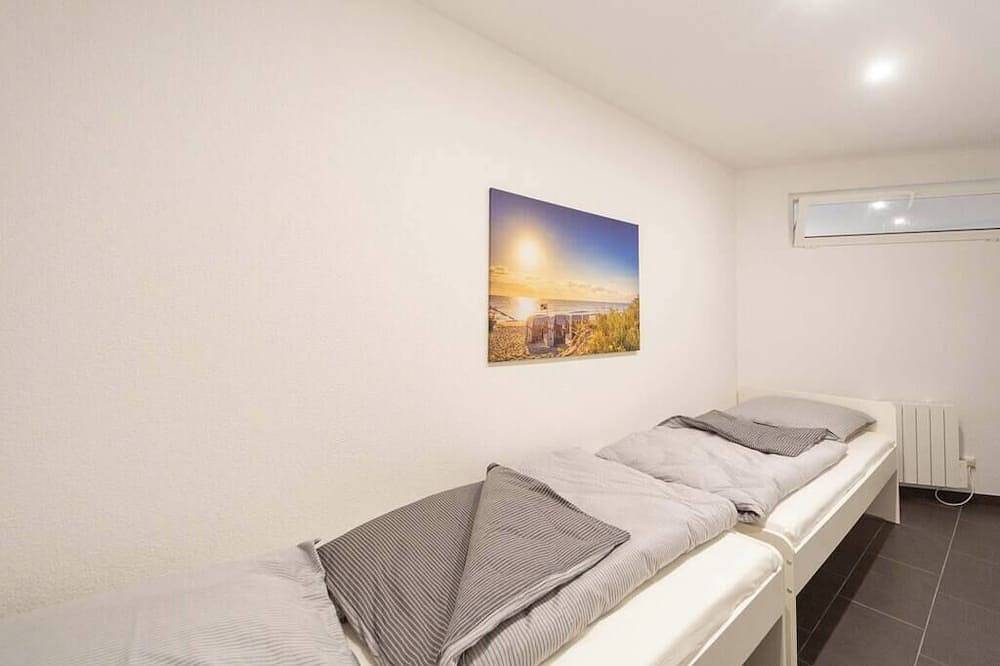 Ganze Wohnung, Geräumige Wohnung für bis zu 8 Gäste in Lettenäcker, Plochingen