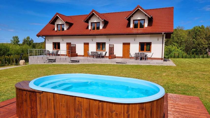 Ferienhaus für 7 Personen, mit Terrasse und Garten sowie Pool und Ausblick