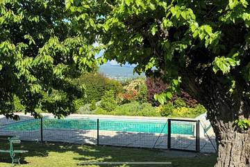 Gîte pour 6 personnes, avec jardin à Marsanne