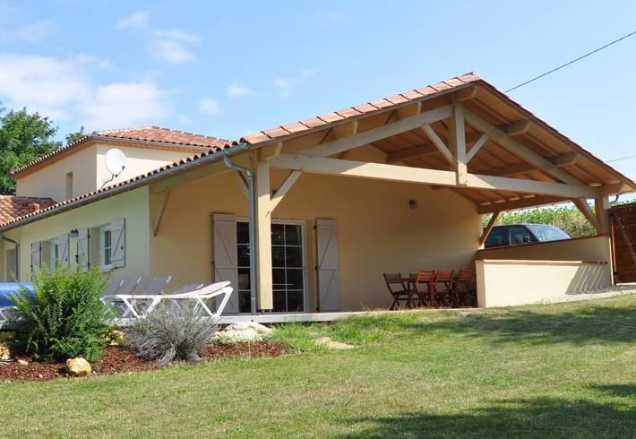 Gîte pour 8 personnes, avec piscine, adapté aux familles
