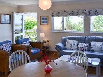 Vacation Rental for 4 Guests in South West England, Cornwall, Picture 1