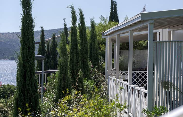 Camping pour 6 personnes, avec terrasse et piscine, adapté aux familles dans Split-Dalmatie