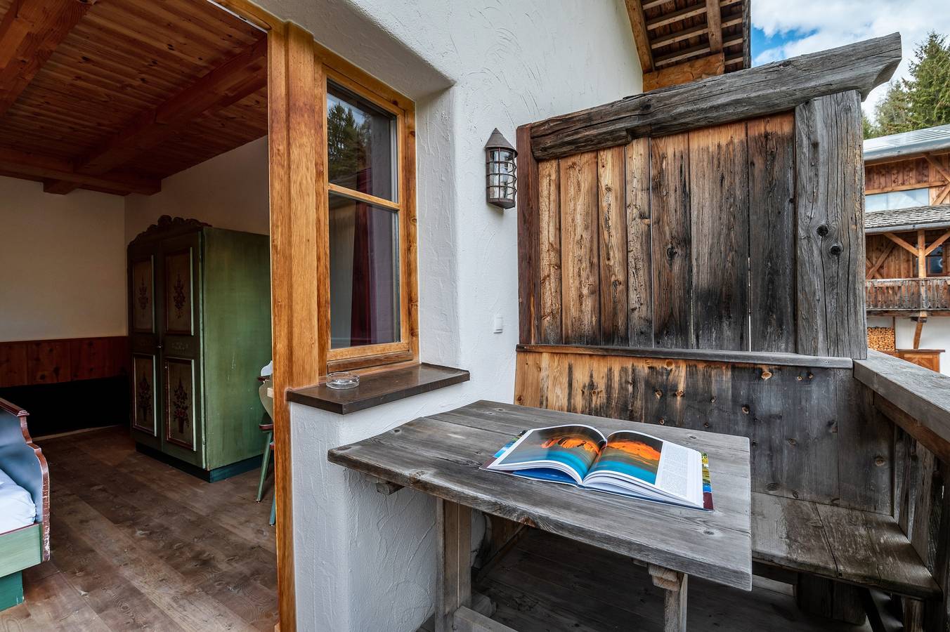 Entire apartment, Apartment 'Biohof Maurer Apt Bergblick' with Mountain View, Shared Garden and Wi-Fi in Tschöfas, Lajen