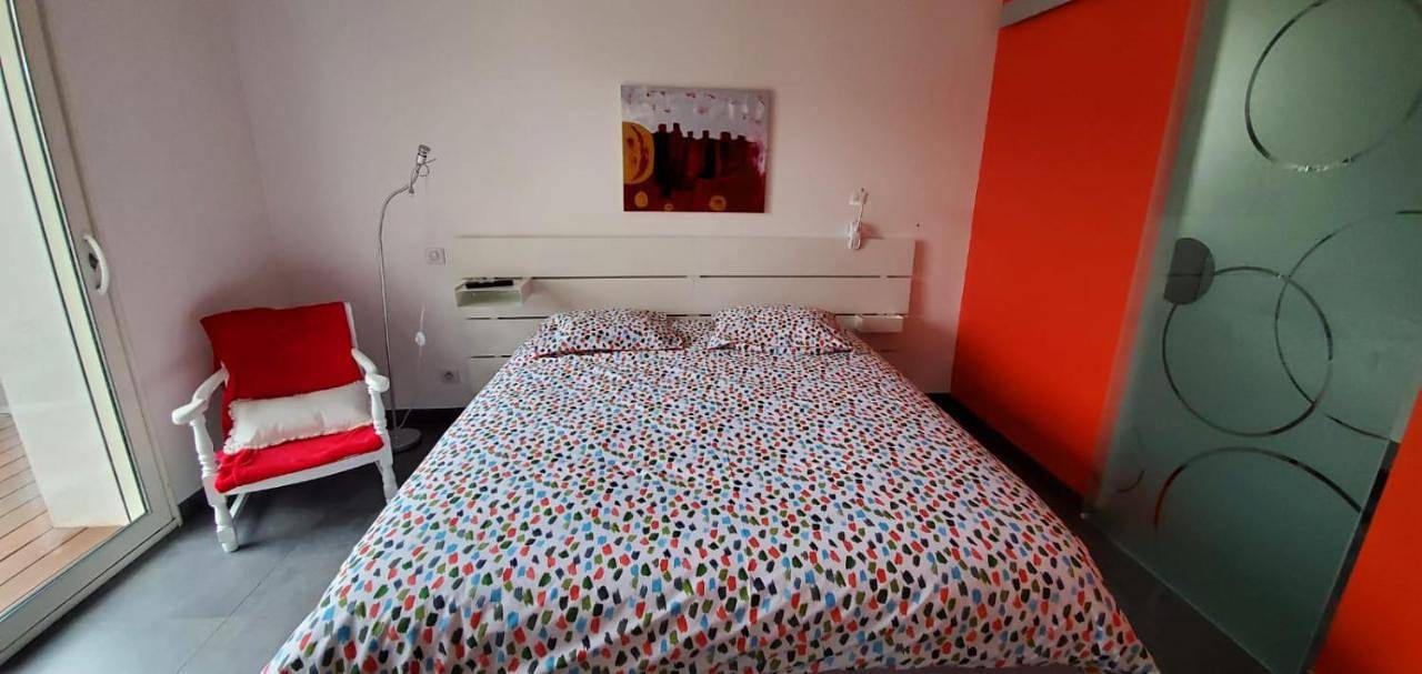 Appartement de vacances entier, Double Room with Garden View in Beausemblant, Région de Valence
