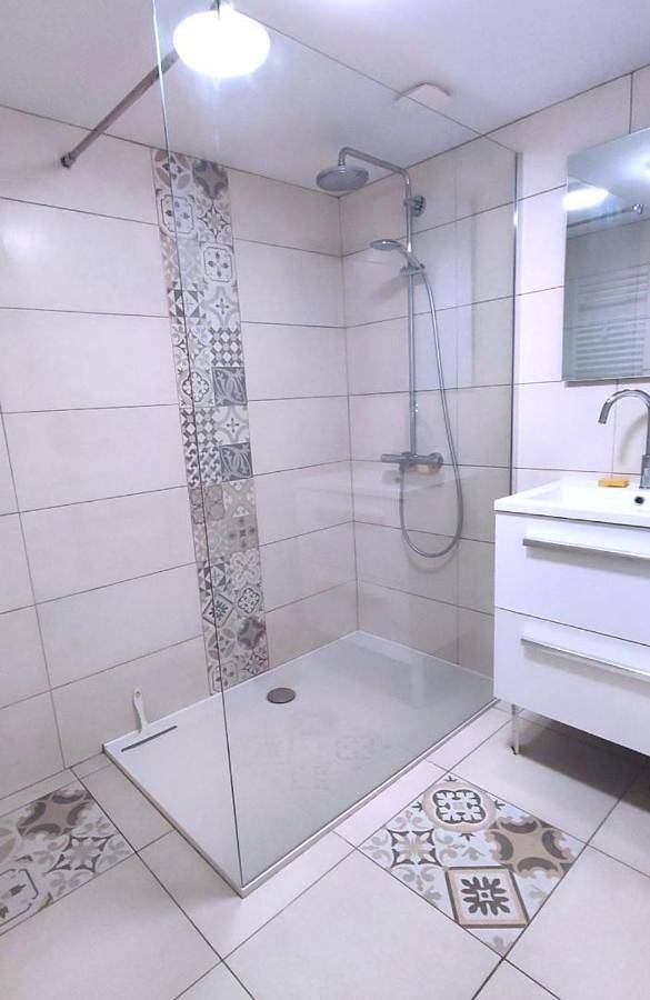 Location de vacances pour 6 personnes, avec terrasse à Dom-le-Mesnil - 4