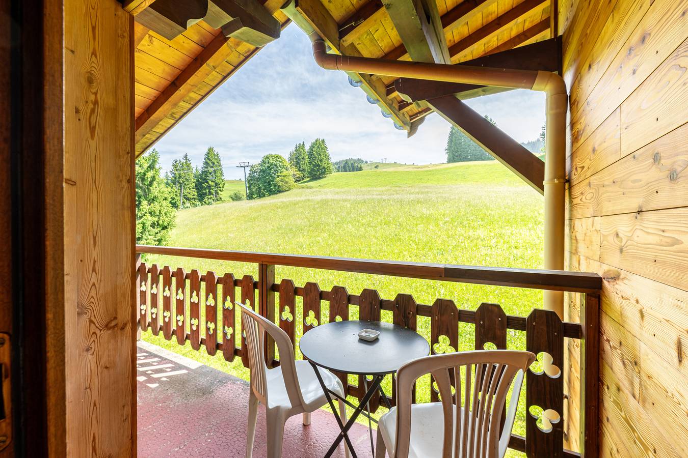 Studio entier, Studio '11 - Les Warrens' avec vue sur la montagne, jardin partagé et Wi-Fi in Cohennoz, Région d'Albertville