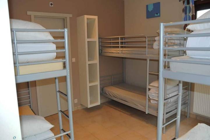 Location de vacances pour 18 personnes, avec jardin ainsi que sauna et terrasse, animaux acceptés à Houyet - 2