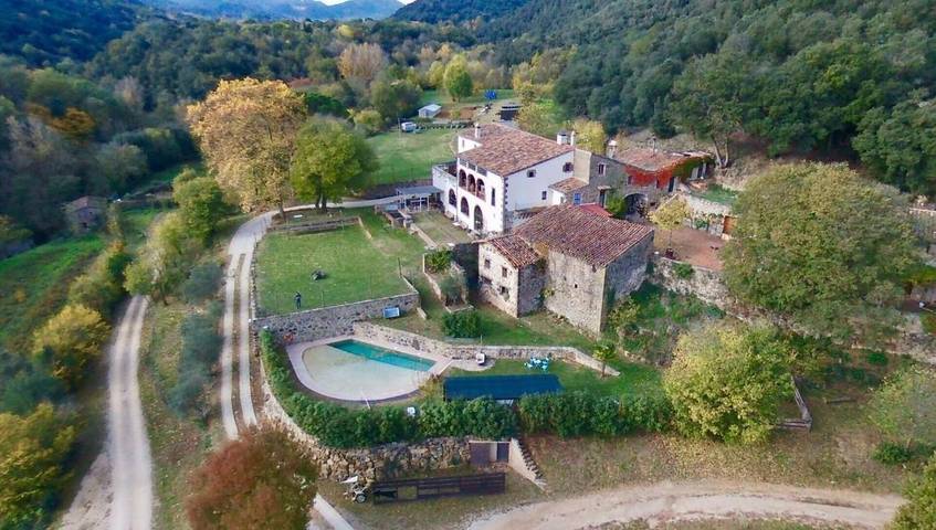 Casa rural para 15 personas, con piscina y jardín en Parc Natural de Zona Volcànica de la Garrotxa - 3