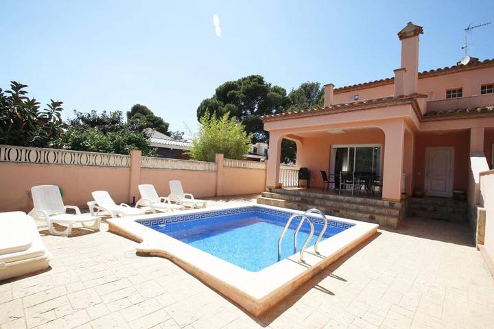 Casa rural para 8 personas, con piscina además de terraza y jardín, Se admiten mascotas en Miami Platja - 2