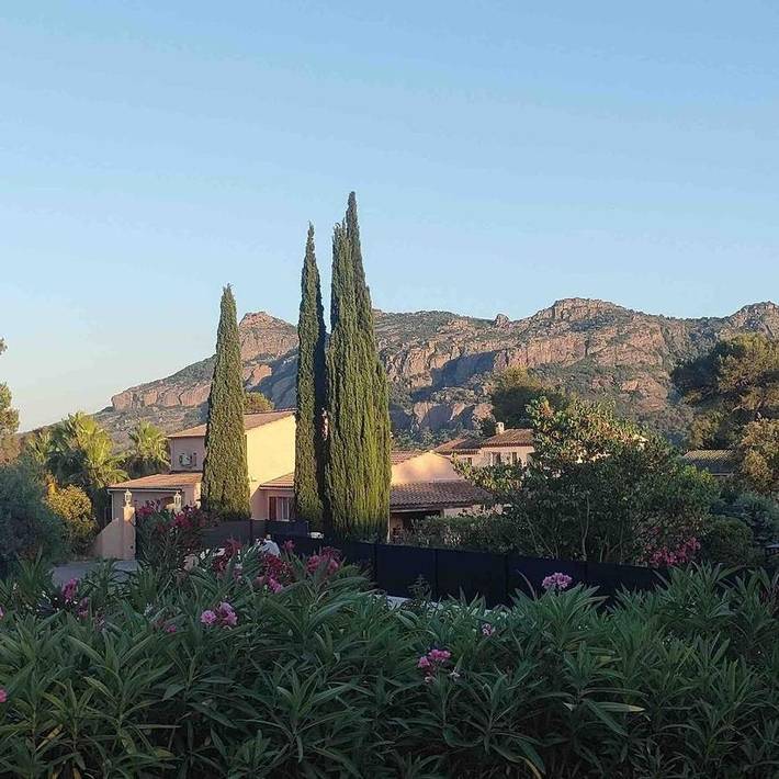 Maison d’hôte pour 10 personnes, avec Balcon ainsi que Jardin et Piscine à Le Muy - 4